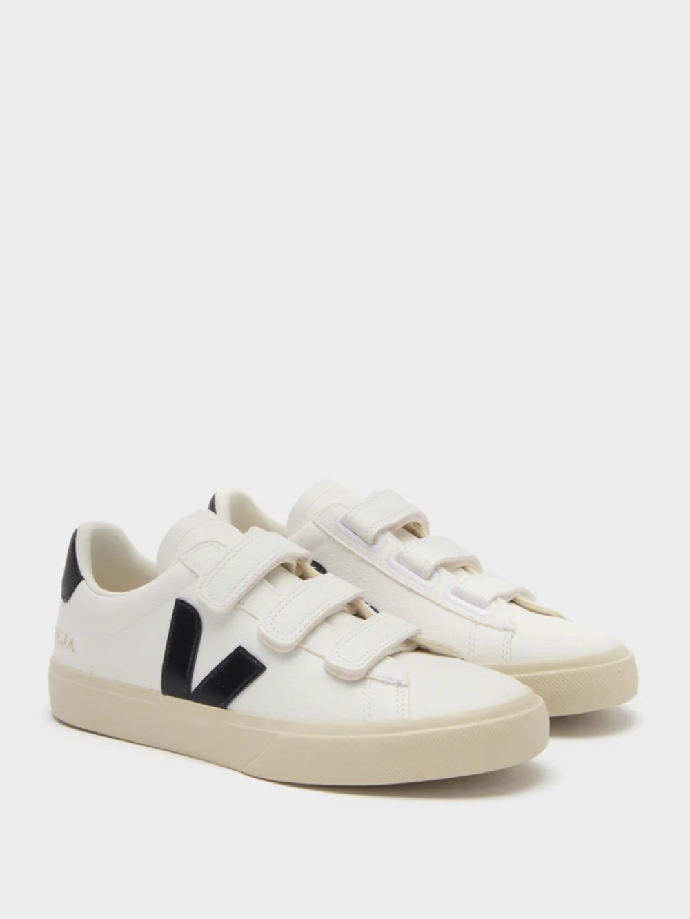 Veja Recife Sneaker in Extra White & Black size 37
